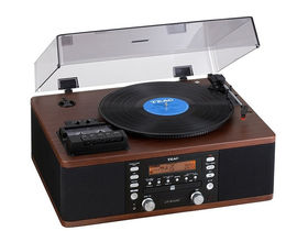 Teac turntable lacks USB, has cassette deck